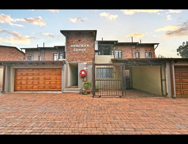 3 BEDROOM TOWNHOUSE FOR SALE IN BRACKENHURST